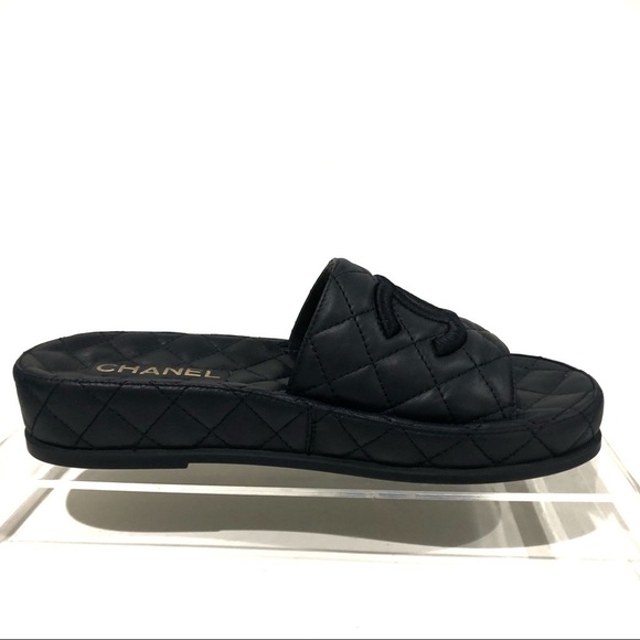 Authentic CHANEL Navy Blue Quilted Agneau Slides Mules Lambskin Leather Size 38 - Picture 9 of 15